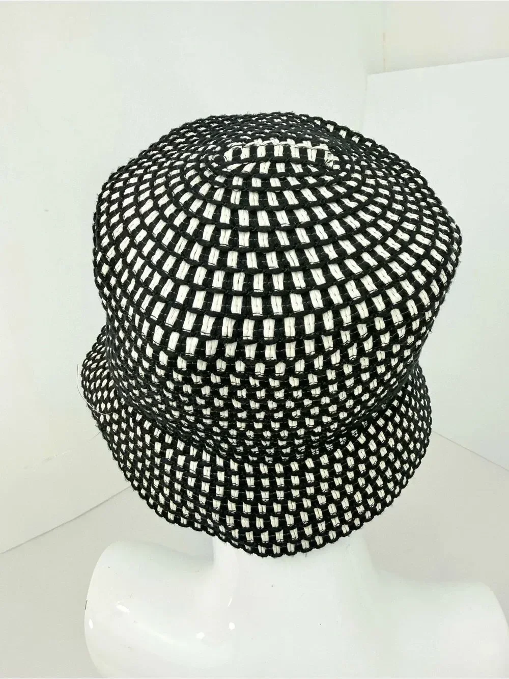 Filippo Catarzi Black Cream Woven Geometric Short Brim Bucket Hat NWOT